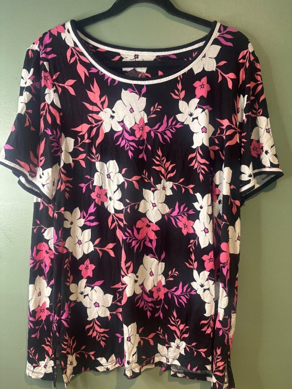Secret Treasures Floral Top Size XL Boho Blouse Lightweight Casual Shirt